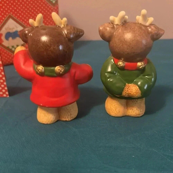 Enesco Lucy & Me Lucy Rigg Reindeer Bears Red & Green 1987 Porcelain - Picture 5 of 6